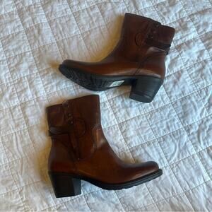 Clarks  Maymie Stellar Skye Chelsea Boots Cognac Brown